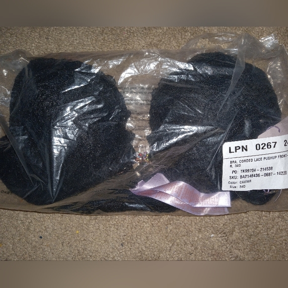 Savage "x" Fenty- Black Corded Lace Push Up front closure-34D - Picture 3 of 4